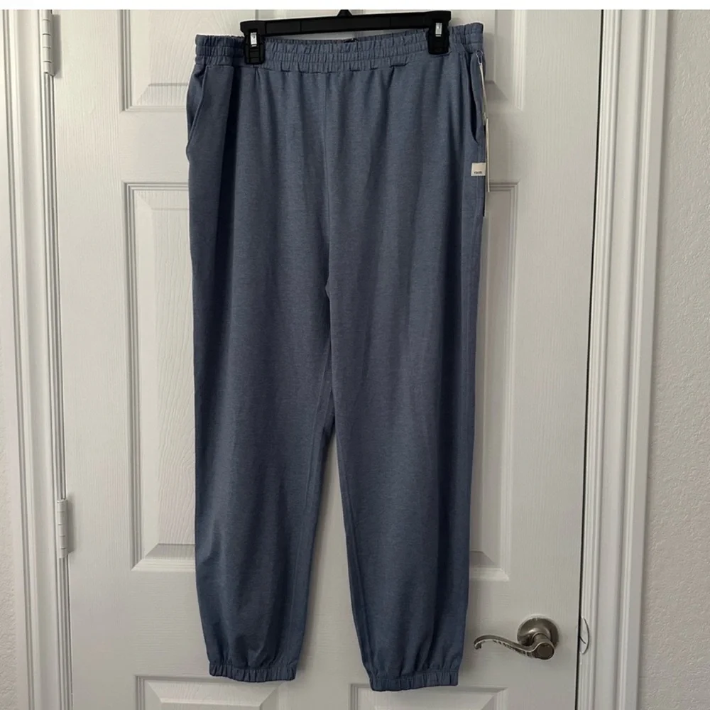 Vuori Boyfriend Joggers in the Blue Heron Heather color XL - Picture 1 of 6